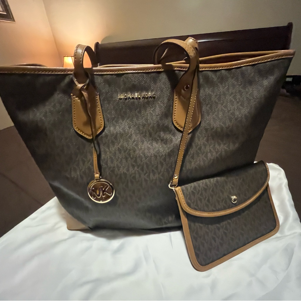 Brand New Michael Kors Purse Brand New Michael Kors Purse